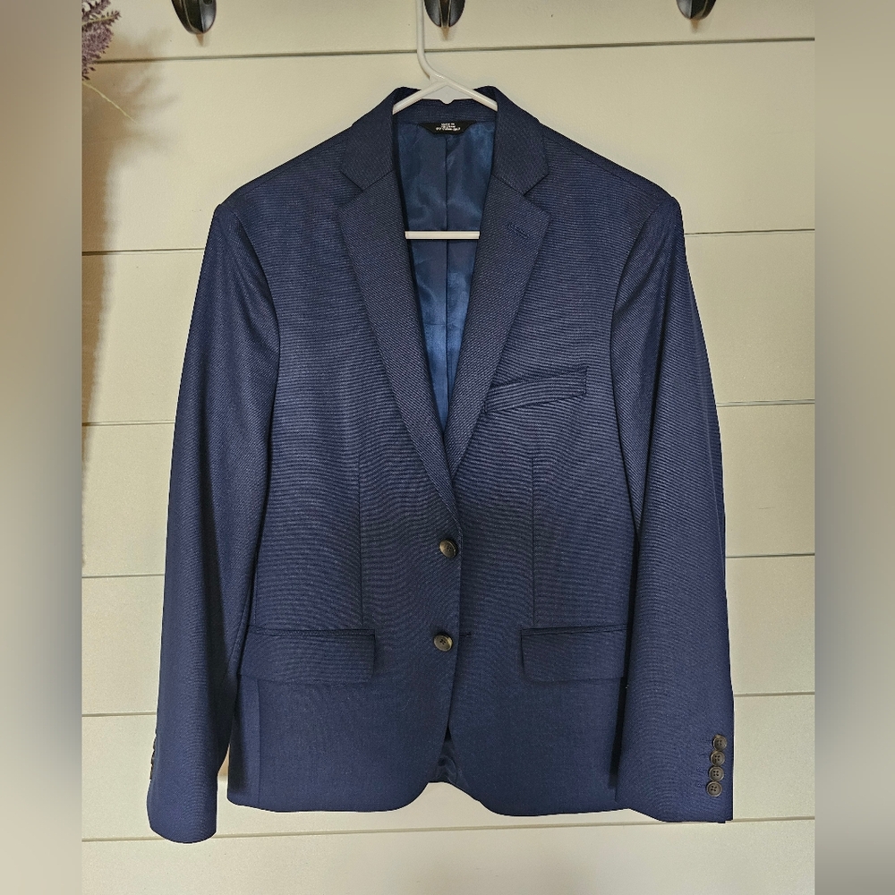 Mens' suit coat. 38S. J.M. Haggar Slim. Navy.